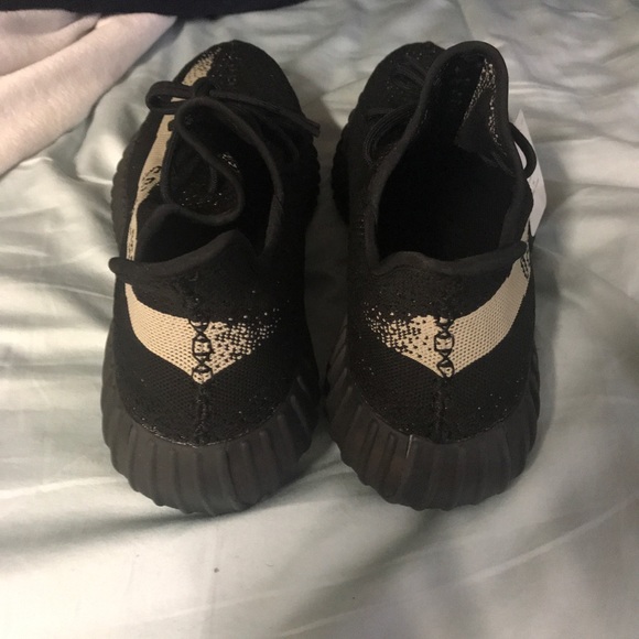 Yeezy Boost 350 V2 - Picture 3 of 4